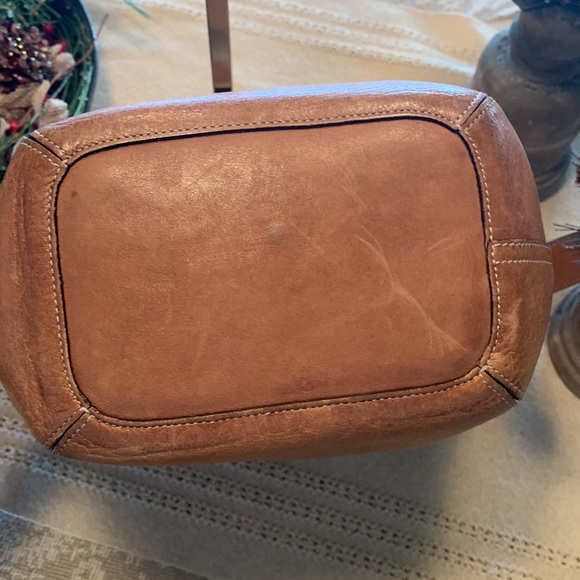 Coach vintage Tanned Chestnut Brown Legacy 9118 bucket crossbody - Picture 7 of 9